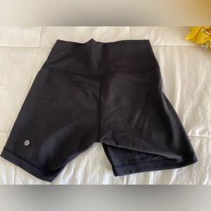 Lululemon Wunder Under Train high rise 6’ biker shorts